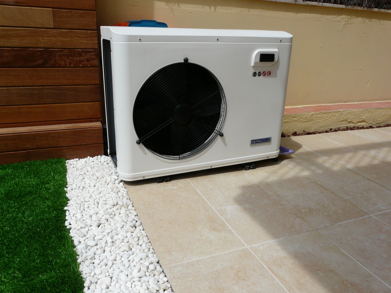 4 Razones para instalar una bomba de calor en tu piscina Piscinas Area 4 Razones para instalar una bomba de calor en tu piscina Piscinas Area